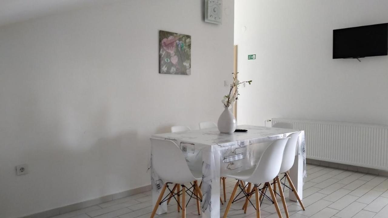 Premium Apartments Adore Novaglia Esterno foto