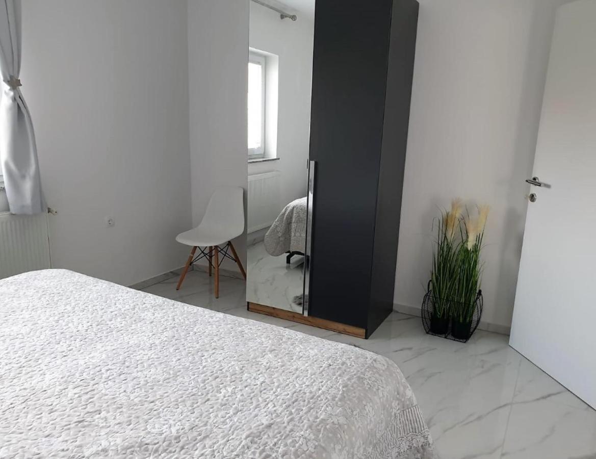 Premium Apartments Adore Novaglia Esterno foto