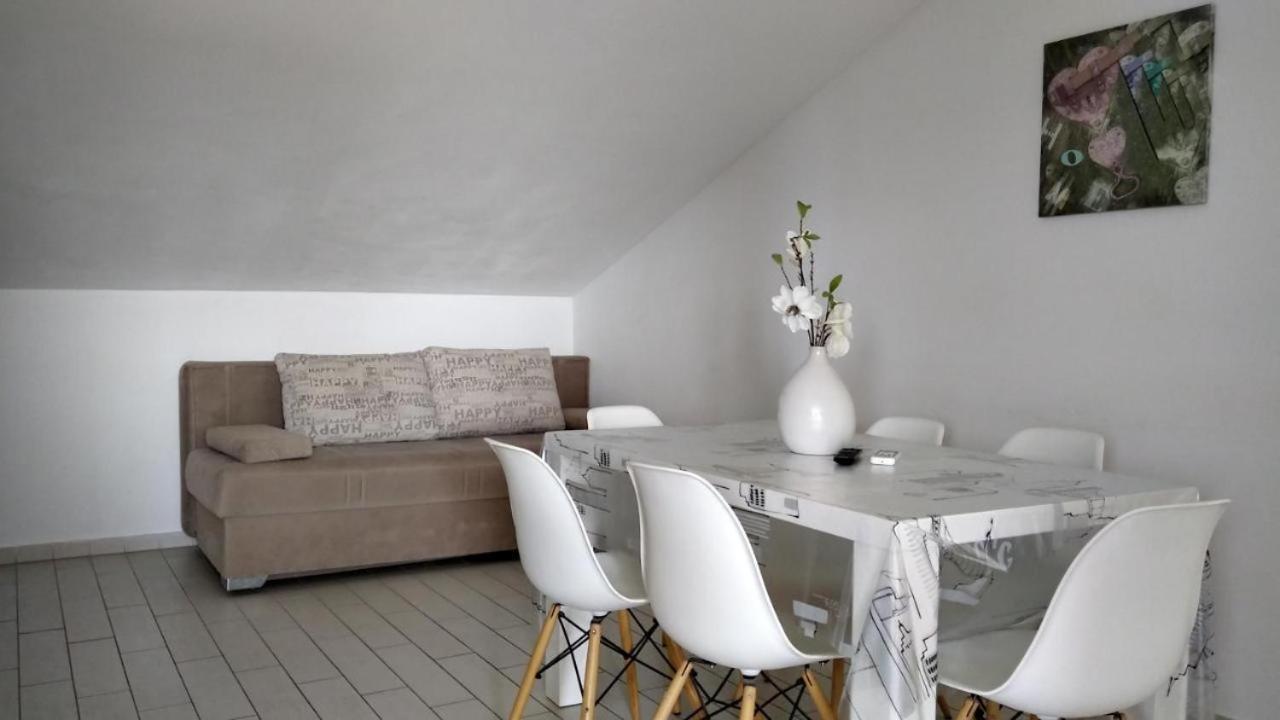 Premium Apartments Adore Novaglia Esterno foto
