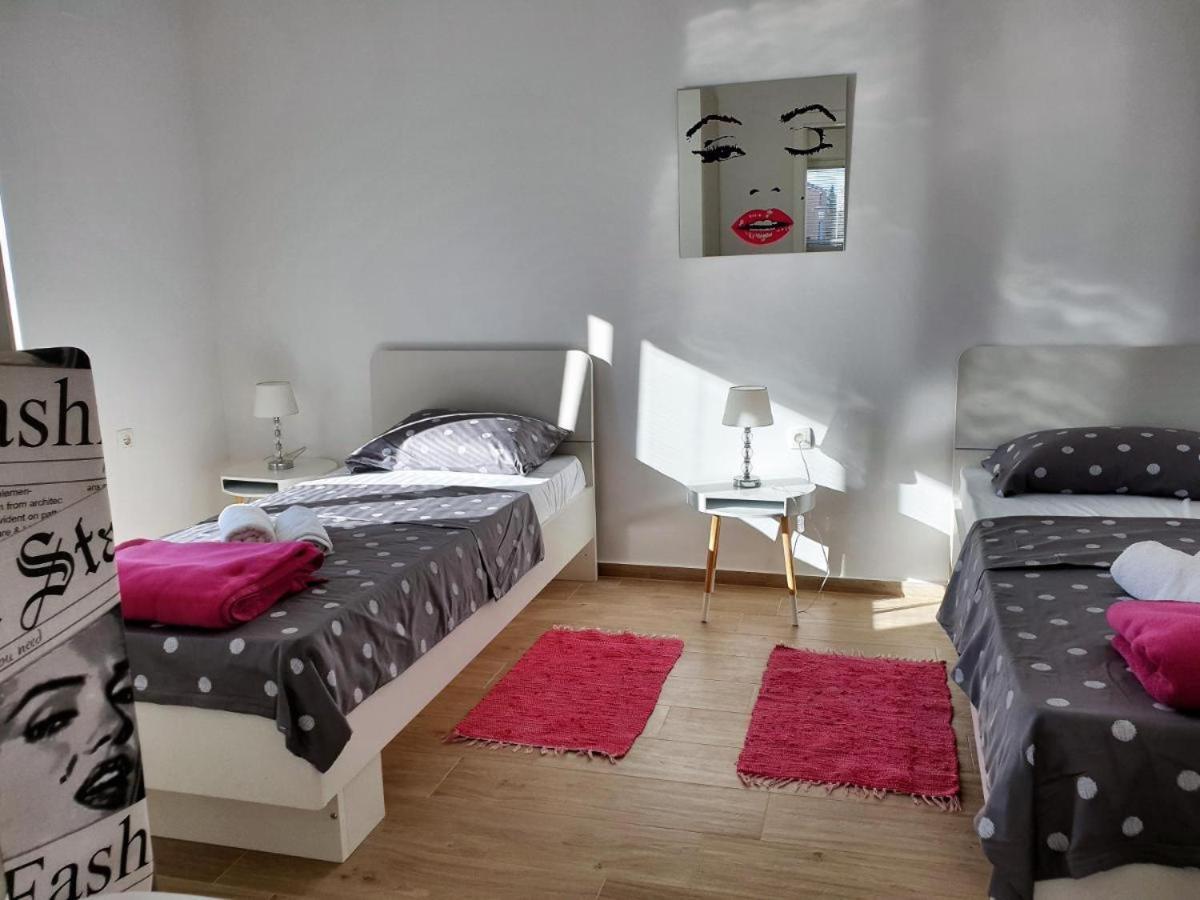 Premium Apartments Adore Novaglia Esterno foto
